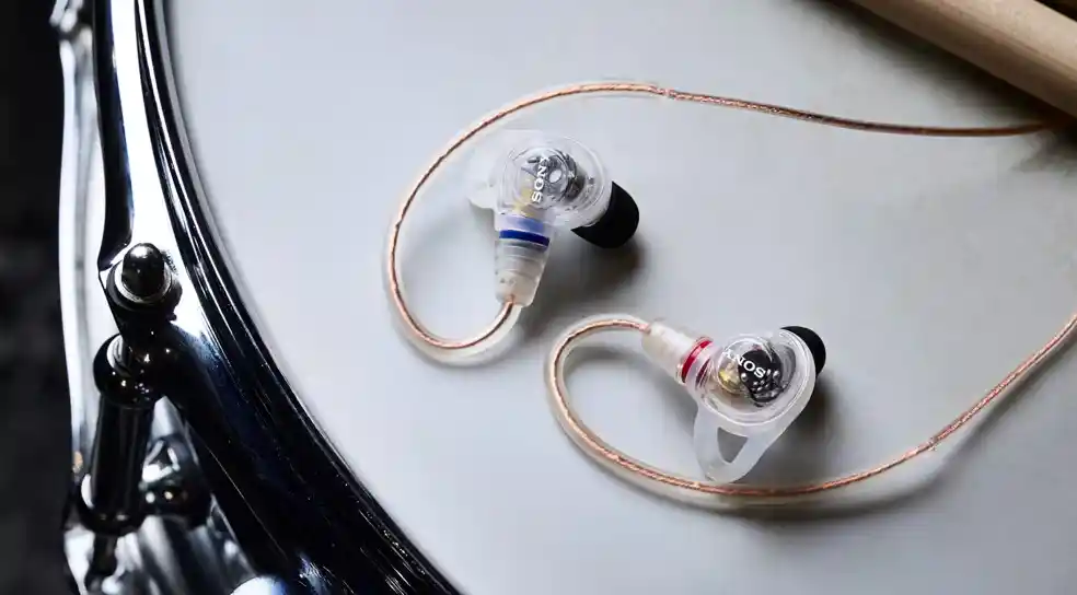 Sony IER-M500 professionella in-ear-monitorer i transparent design för scen och studio.