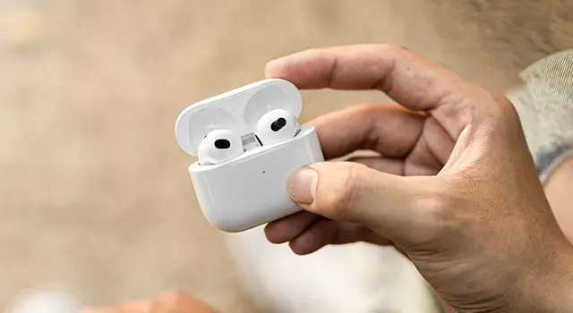 Apple AirPods 4 mit aktiver Geräuschunterdrückung