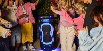 JBL PartyBox Ultimate 2 mit integrierter Lichtshow